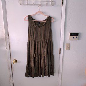 Sleeveless Olive Green Midi Dress from Design365 - L